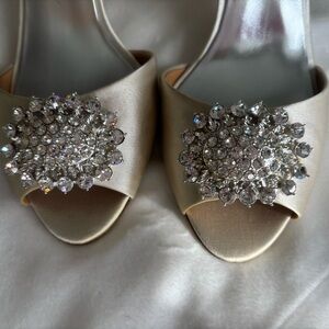 Elegant Gold/Cream Women's Shoes with Crystal Embellishments